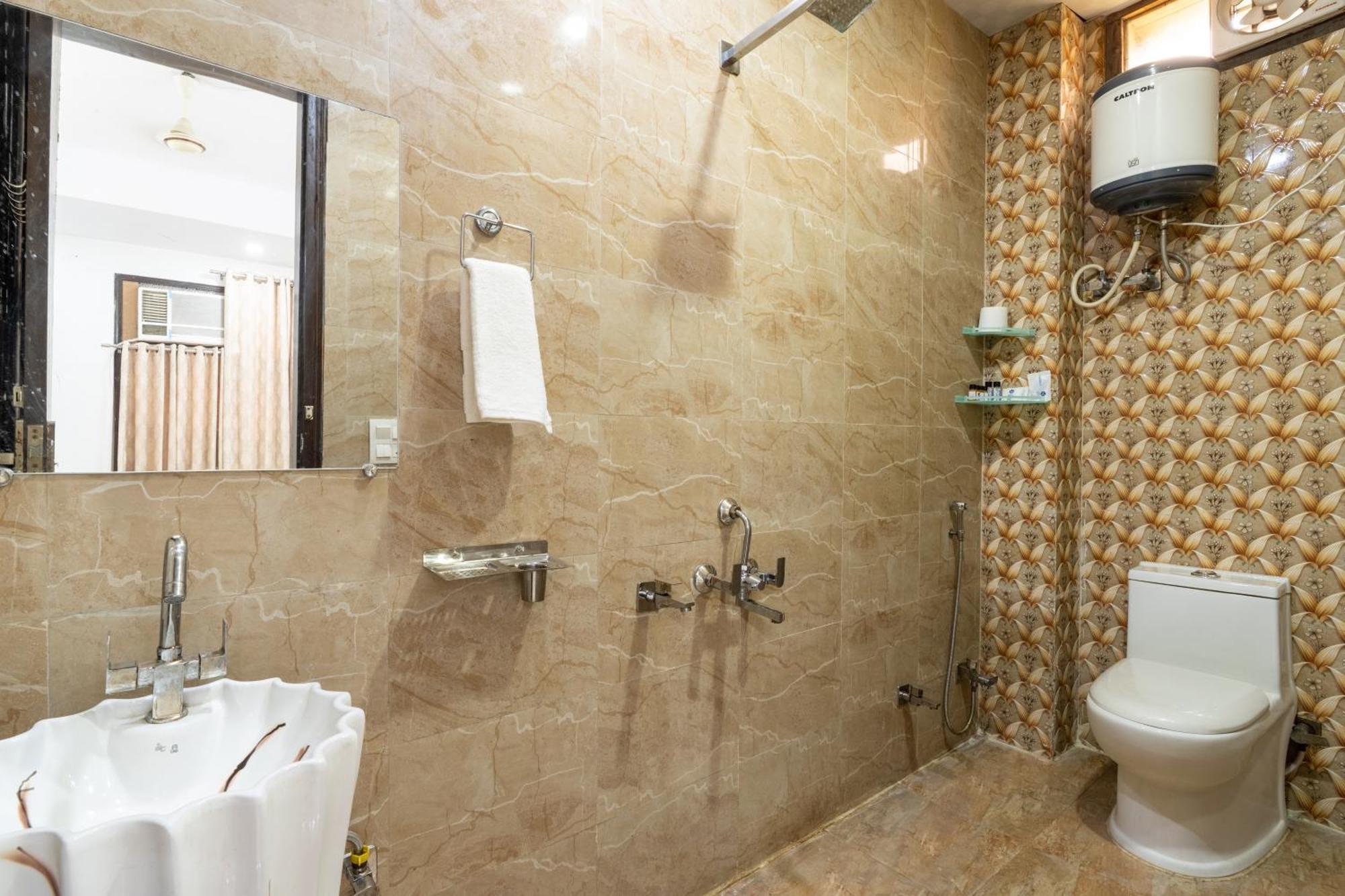 Homlee-Vintage 2Bhk-Ndls-Lift-Bharat Mandapam Appartement New Delhi Buitenkant foto